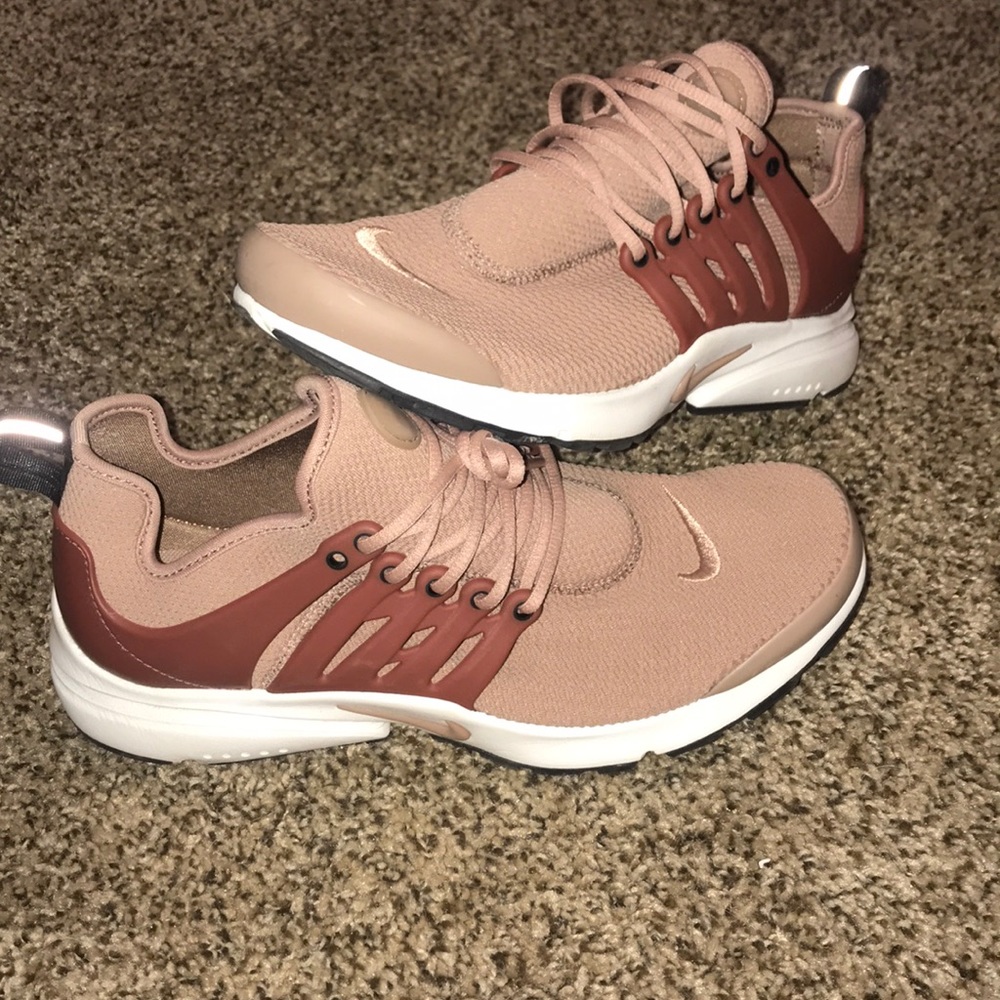 Women’s Nike Presto size 9